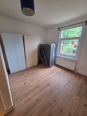Studio Flat, Lenham Road, CR7 - Photo 1