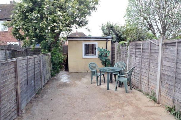 Ivanhoe Close, Uxbridge, UB8 - Photo 1