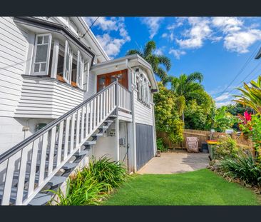 Cute Queenslander, Walking Distance to CBD - Photo 2