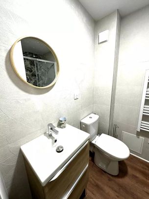 A LOUER TRES BEL APPARTEMENT MEUBLE EN PLEIN CENTRE VILLE DE ST QUENTIN 02100 - Photo 1