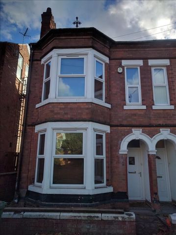 Lenton: Arthur Avenue – 6 Bed - Photo 2