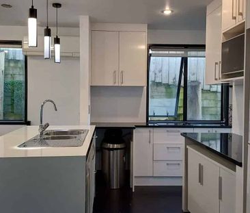 1 ROOM LEFT! | DOMINION ROAD - MOUNT EDEN - Photo 3