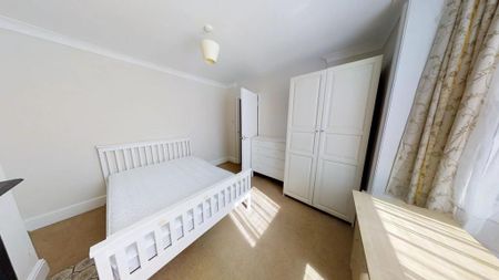 3 bedroom end of terrace house to rent - Photo 4