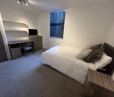 287 Dawlish Road - Photo 4