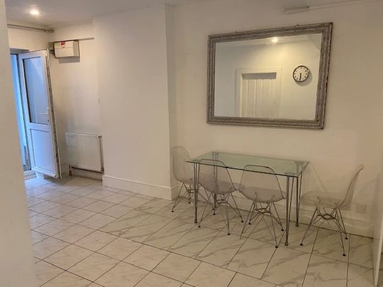 2 Bed Flat, Daventry Street, NW1 - Photo 1