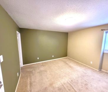 For Lease - 7 Harness Lane Unit# C, Kanata, Ontario - Photo 3