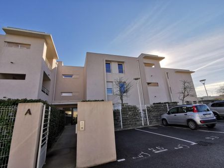 Location Appartement 2 pièces 45m² VILLENEUVE LES AVIGNON 30400 - Photo 5