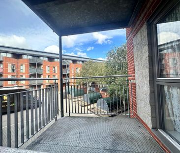 2 bedroom flat to rent - Photo 1