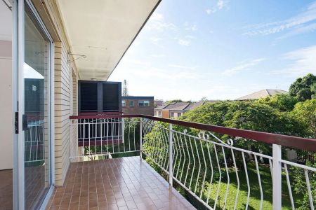 4/23 Joffre Street, Coorparoo. - Photo 3