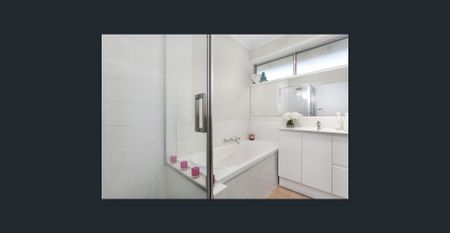 Sylish, Spacious and Perfectly Positioned - Photo 5