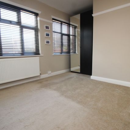 2 Bedroom Semi-Detached House - Photo 1