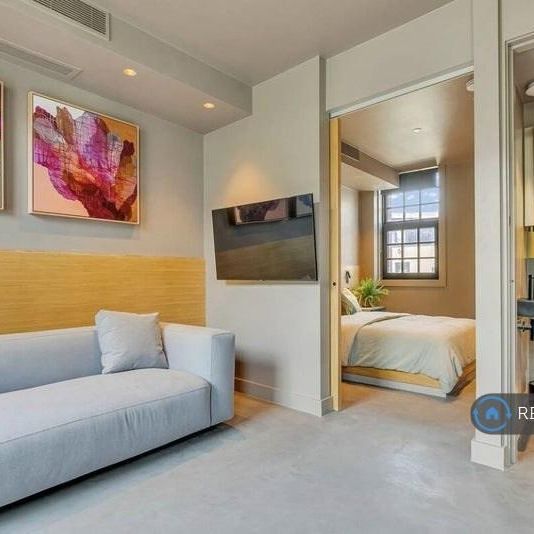 Studio to rent - Photo 1