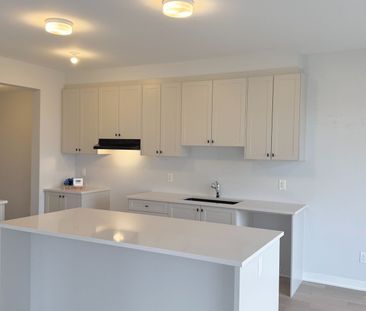 For Lease - 122 Tonic Crescent, Kanata, Ontario - Photo 4