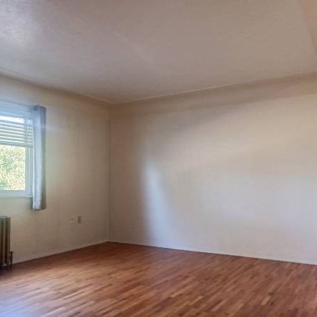 1-Bedroom with park views in Aurora Manor Apartments - Photo 4