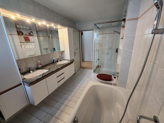 APPARTEMENT 41/2 PIÈCES À KÜSSNACHT AM RIGI (SZ), MEUBLÉ, TEMPORAIRE - Photo 1