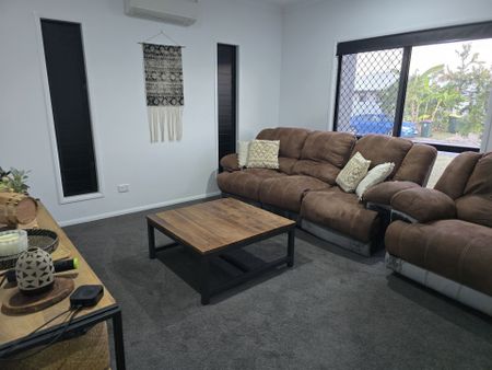 31 Delaware Green, Mount Louisa - Photo 4