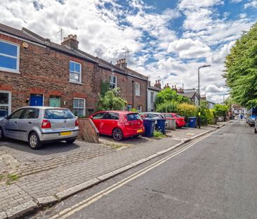 Mountfield Road, London, W5 2NG - Photo 3