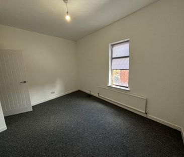 2 bedroom end of terrace house to rent - Photo 5