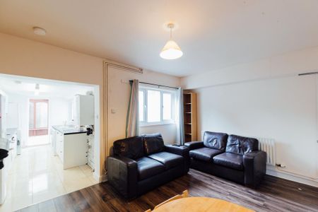4 bedroom house to rent - Photo 2