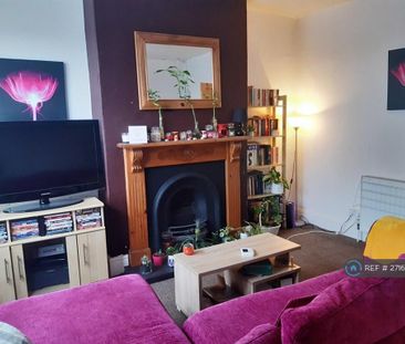 2 bedroom terraced house to rent - Photo 3