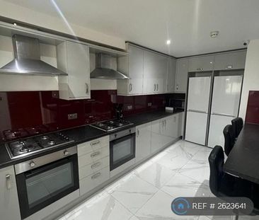 1 bedroom in a house share to rent - Photo 2