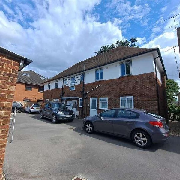 Netley Street, Farnborough, GU14 - Photo 1