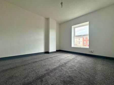 Flat, Carters Green, West Bromwich, B70 - Photo 4