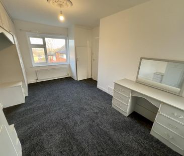 2 bedroom end of terrace house to rent - Photo 5