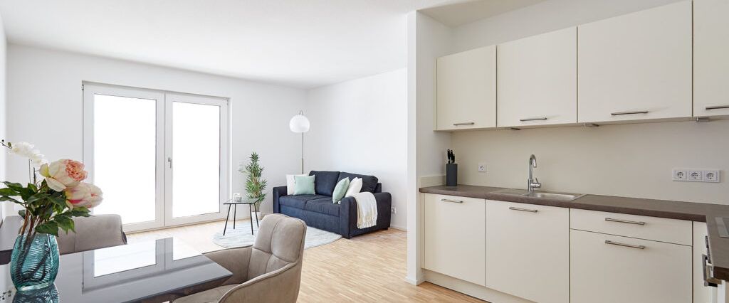 Erster Monat mietfrei: Großzügige 5 Zimmer Wohnung mit Balkon zu vermieten! - Photo 1