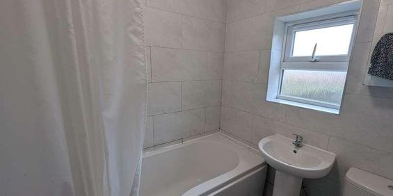 Winifred Avenue, Coventry, CV5 - Photo 3