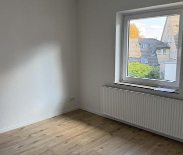 Freshly renovated 2 room apartment - Photo 1