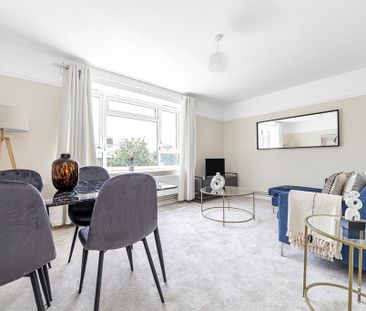 4 bedroom flat to rent - Photo 3