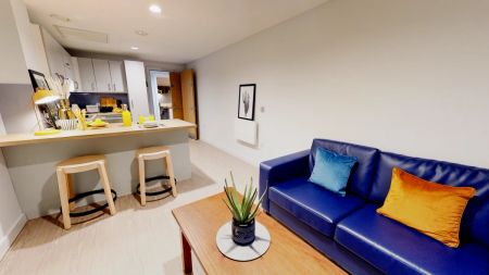 1 Bed Apartment - Photo 2