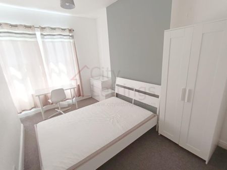 4 bedroom flat to rent - Photo 3