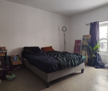 Location Appartement 2 pièces 46m² SABLE SUR SARTHE 72300 - Photo 2