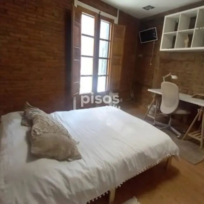 Dúplex en alquiler en Calle de Serranos, 3 - Foto 1