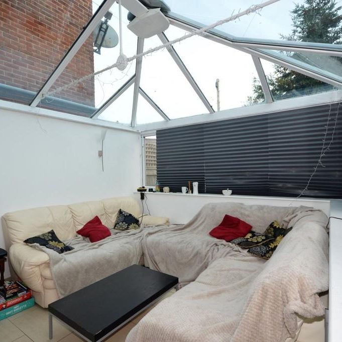 5 bedroom detached house to rent - Photo 1