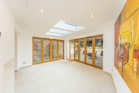 Greville Road, St John's Wood, London, NW6 5HY - Photo 2