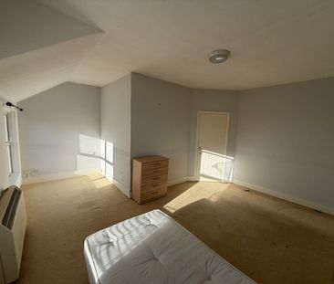 Studio Flat, Beckenham Road, BR3 - Photo 2