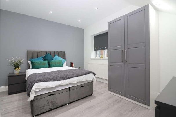 Grand Parade, Surbiton, KT6 - Photo 1