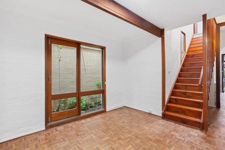 Excellent 5 Bedroom Home in a Great Location - Photo 2