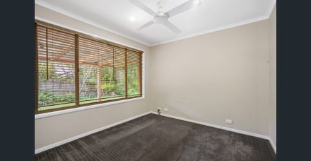 Quaint Home in leafy street - Photo 5