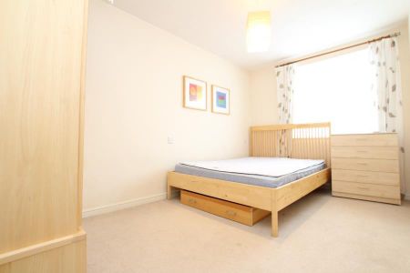 3 bedroom flat to rent - Photo 5