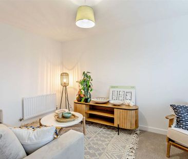 3 bedroom semi-detached house to rent - Photo 2