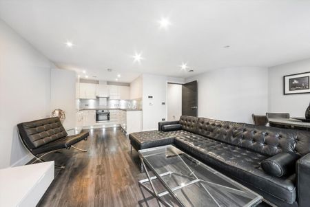 2 bedroom flat to rent - Photo 2