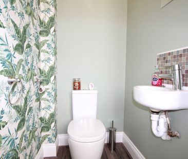 3 bedroom terraced house to rent - Photo 2