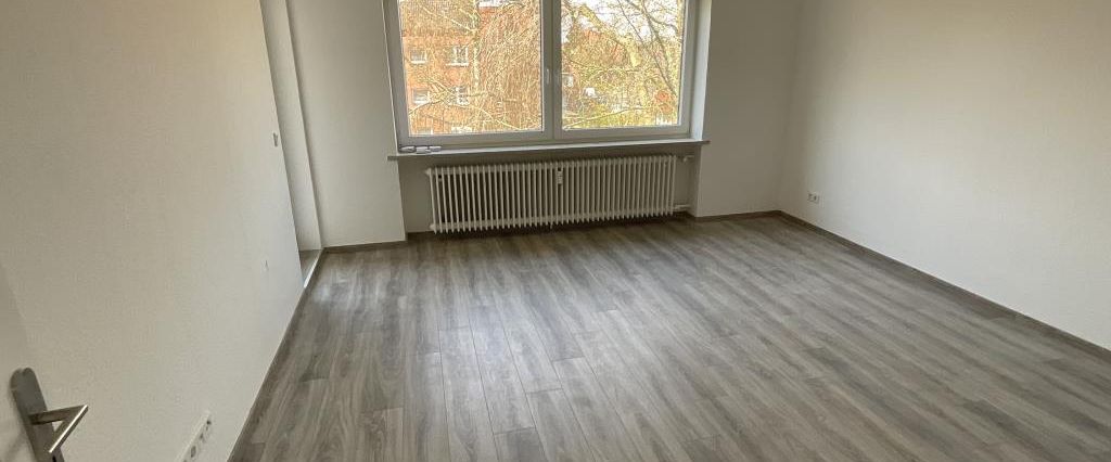 Bereits modernisierte 3 -ZKB-Balkonwohnung in Heppens zu vermieten! - Foto 1