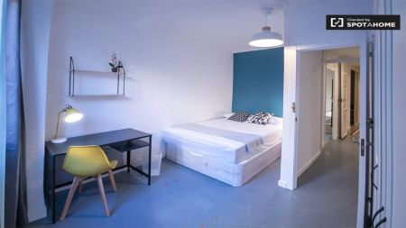 Room in a shared 8-bedroom apartment for rent in La Xerea. Professionals only. - Foto 3