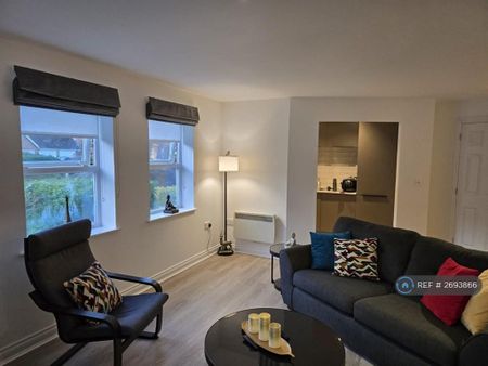 2 bedroom flat to rent - Photo 2