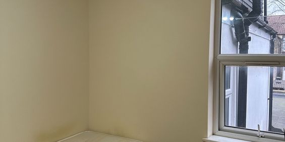 Room in a Shared House, Ruckholt Road, E10 - Photo 3